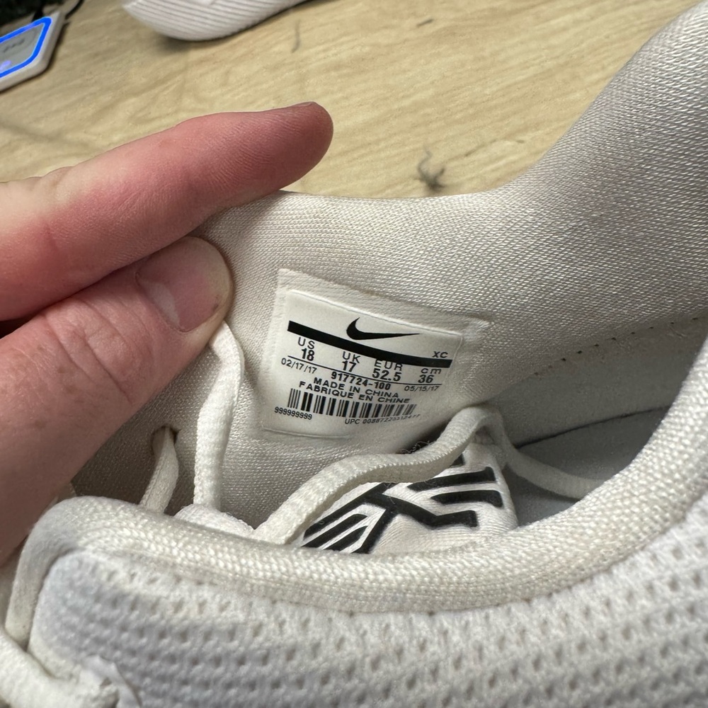 Nike Kyrie 3 Cookies And Cream - M18 - Picture 8 of 8